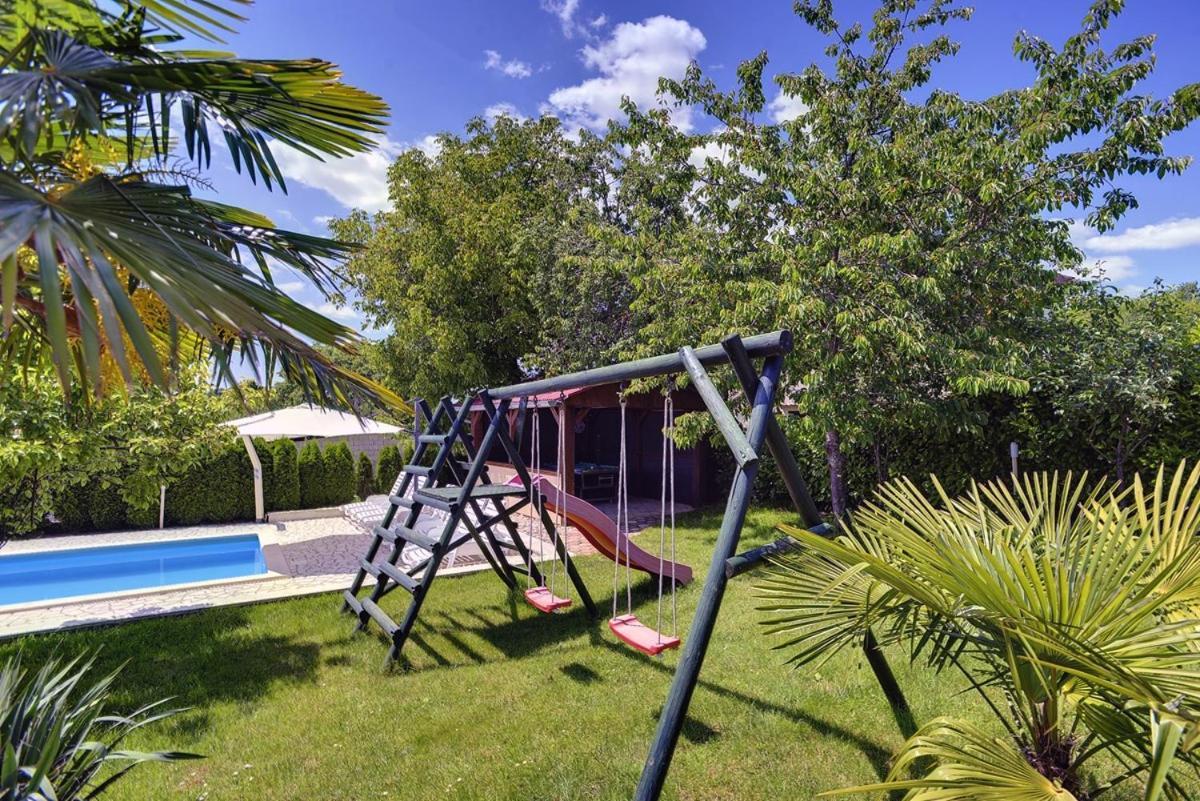 Villa Semy Pazin Exterior photo