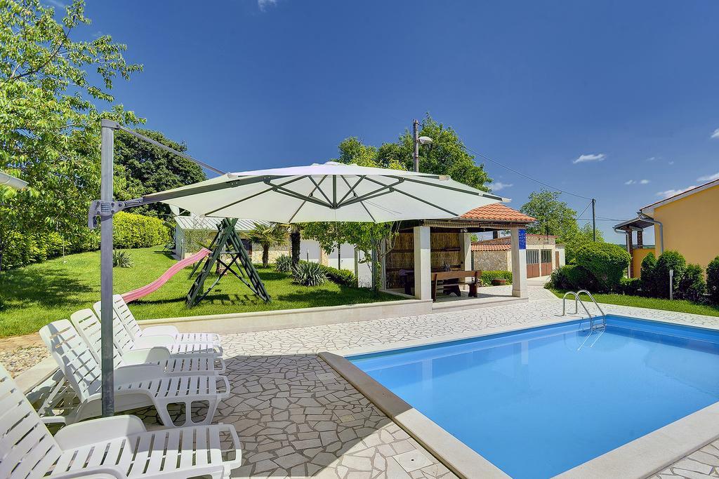 Villa Semy Pazin Exterior photo